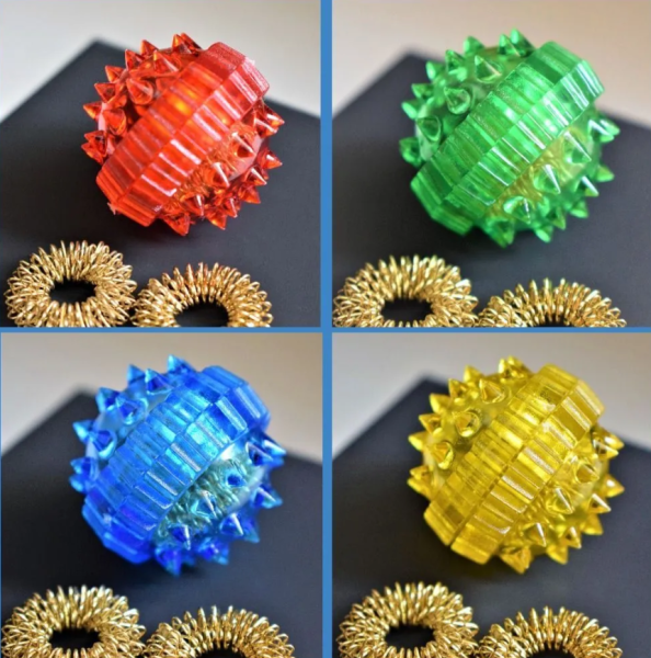 Массажер МАССАЖНЫЙ ШАРИК для интенсивного воздействия в комплекте с двумя кольцевыми пружинами. Цвета MIX